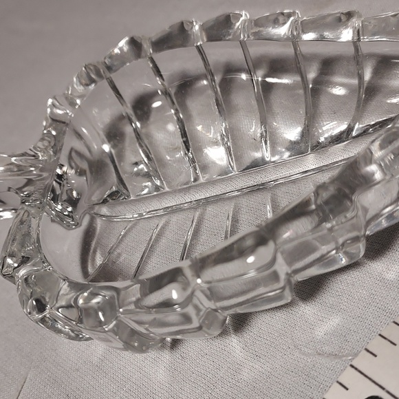 Cut Glass Leaf Design Small Trinket Dish Candy Dish Ashtray - Picture 4 of 5